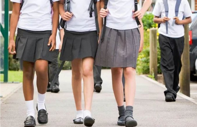 अब स्कूलों में लड़के भी पहनेंगे स्कर्ट