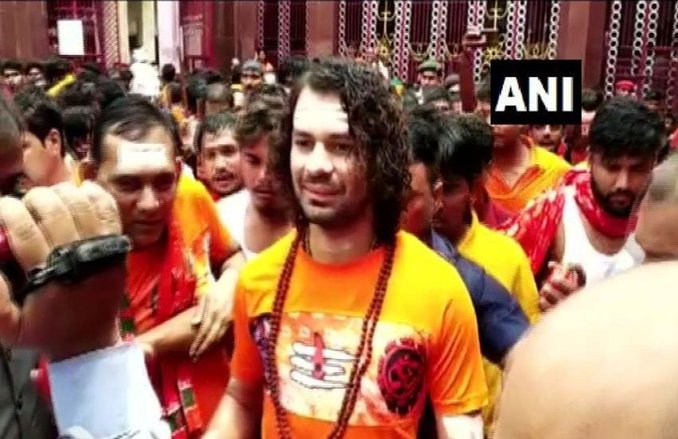 झारखंड: देवघर में कांवड़ियों की हुई पिटाई, विवादों में घिरे लालू के ‘शिवभक्त’ बेटे तेज प्रताप यादव