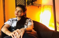 लाइव शो के दौरान बोलीं अक्षरा सिंह, इंडस्ट्री के आधे से ज्यादा मर्द मेरे पीछे पड़े हैं