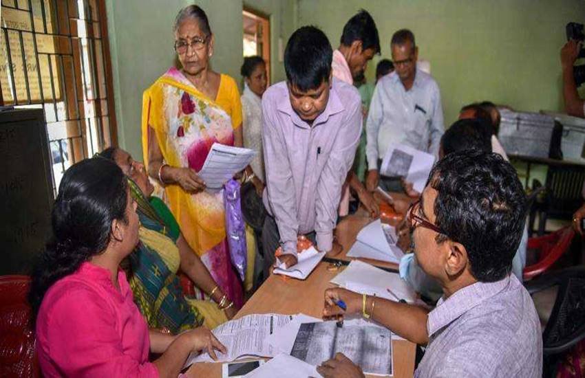 NRC से फ्रीडम फाइडर्स के परिवारों के नाम बाहर होने को लेकर भारतीय गोरखा परिसंघ के राष्ट्रीय सचिव नंदा किराती देवान ने की निंदा। (फोटो- पीटीआई)