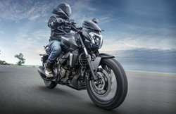 Bajaj Pulsar 150 और Dominar 400 खरीदना हुआ महंगा! कंपनी ने बढ़ाएं दाम, जानिए नई कीमतें