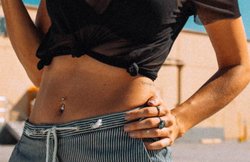 खतरनाक भी हो सकता है बेली बटन यानी नाभि पर रिंग पहनना