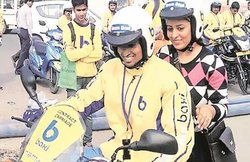 App-bike ड्राइवर ने बिना बुकिंग सवारी बैठाने से किया इनकार तो भीड़ ने बेरहमी से पीटा, गंभीर हालत में अस्पताल में भर्ती