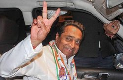 दिग्विजय के बेटे ने कहा- BJP विधायकों के समर्थन से कमल नाथ ने साबित किया कि वो ही हैं ‘सूबे के एकमात्र शेर’