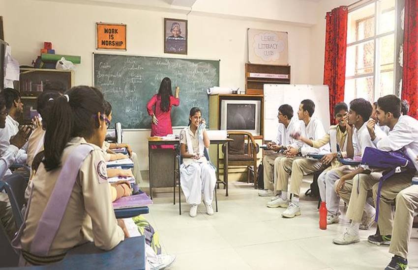 स्कूल की प्रतीकात्मक तस्वीर स्कूल की प्रतीकात्मक तस्वीर