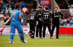 धोनी के फैन निकले स्टीव वॉ!, बोले- सेमीफाइनल की हार का जिम्मेदार ठहराना उचित नहीं