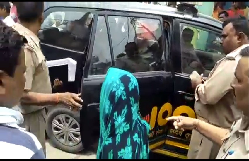 मौके पर पुलिस (फोटो सोर्स: स्थानीय)