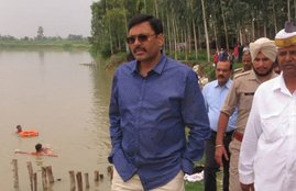 Utter Pradesh, Rampur, District Magistrate, Aunjaneya Singh, state bureaucrats, IAS officer, Samajwadi Party leader, MP Azam Khan, 44 criminals cases against Khan, land mafia, Chief Minister, CM Yogi Adityanath, india news, Hindi news, news in Hindi, latest news, today news in Hindi