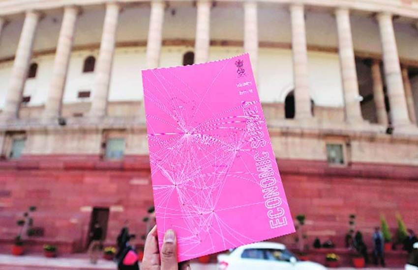 Economic Survey 2019: बजट से पहले आर्थिक सर्वे। (इस तस्वीर को प्रतीकात्मक रूप में पेश किया गया है। फोटो क्रेडिट/ द इंडियन एक्सप्रेस)