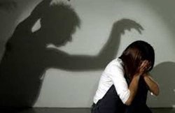 नाबालिग किशोरी को जबरन पिलाई शराब, 24 घंटे में कई बार किया दुष्कर्म