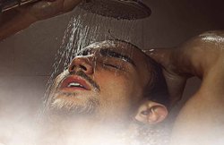 सोने से 90 मिनट पहले हॉट शावर बेहतर नींद लेने में करता है मदद: स्टडी