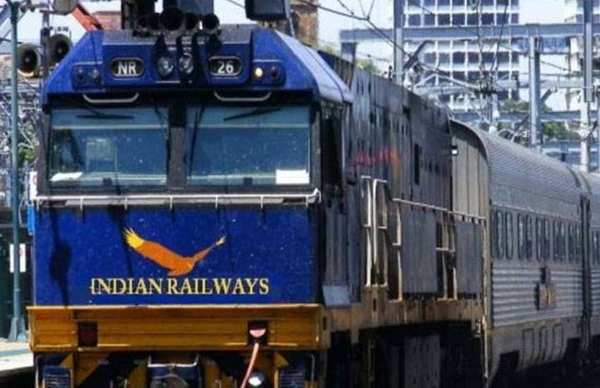 आर्थिक सर्वे में कहा गया है कि रेल दुर्घटनाओं में काफी कमी हुई है।(पीटीआई)