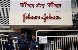 Johnson & Johnson, Texas court, $1 billion, 6,000 lawsuits, global pharma giant, defective Pinnacle hip implants, hip implant, india, indian patient, govt, US regulator,expert committee, All India Drug Action Network, india news, Hindi news, news in Hindi, latest news, today news in Hindi