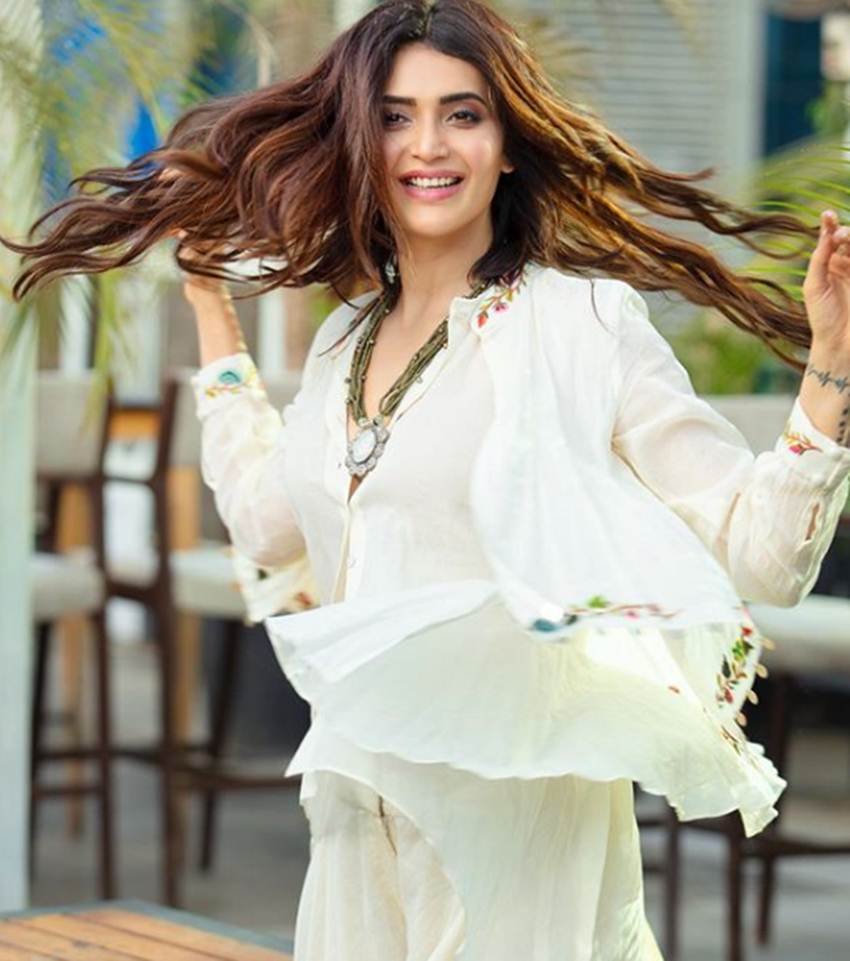 Karishma Tanna, Actress Karishma Tanna, Karishma Tanna Naagin, Karishma Tanna Serial, Karishma Tanna Real age, Karishma Tanna House, Karishma Tanna Number, Karishma Tanna Net Worth, Karishma Tanna Height, Karishma Tanna instagram
