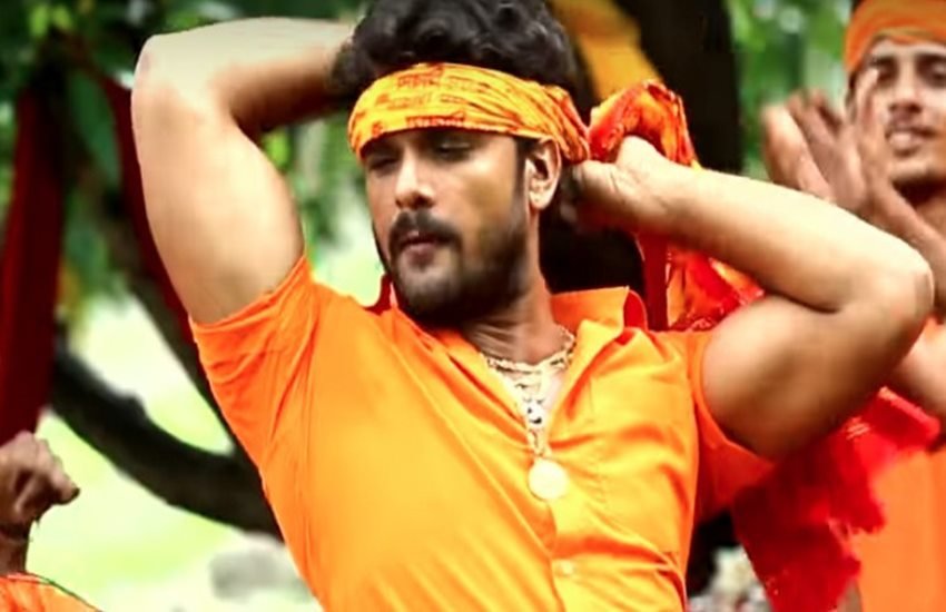 खेसारी लाल यादव सावन के लिए लगाता गाने रिकॉर्ड कर रहे हैं। खेसारी लाल यादव सावन के लिए लगाता गाने रिकॉर्ड कर रहे हैं।