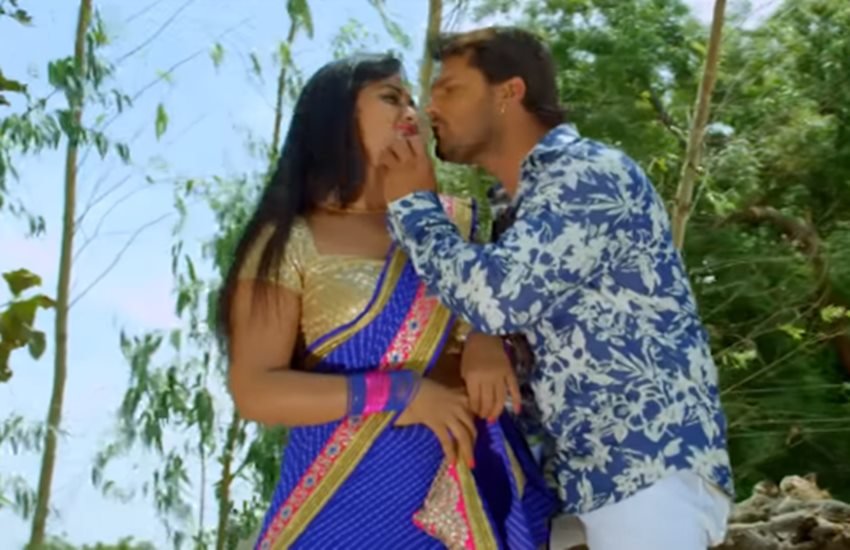 गाने के एक दृश्य में खेसारी लाल और काजल राघवानी। (फोटो सोर्स- वीडियो स्नैप शॉट)