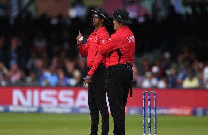 World Cup Final: विवादास्पद ओवरथ्रो पर अंपायर धर्मसेना ने तोड़ी चुप्पी, कहा- मैं कभी भी अपने फैसले पर पछताता नहीं