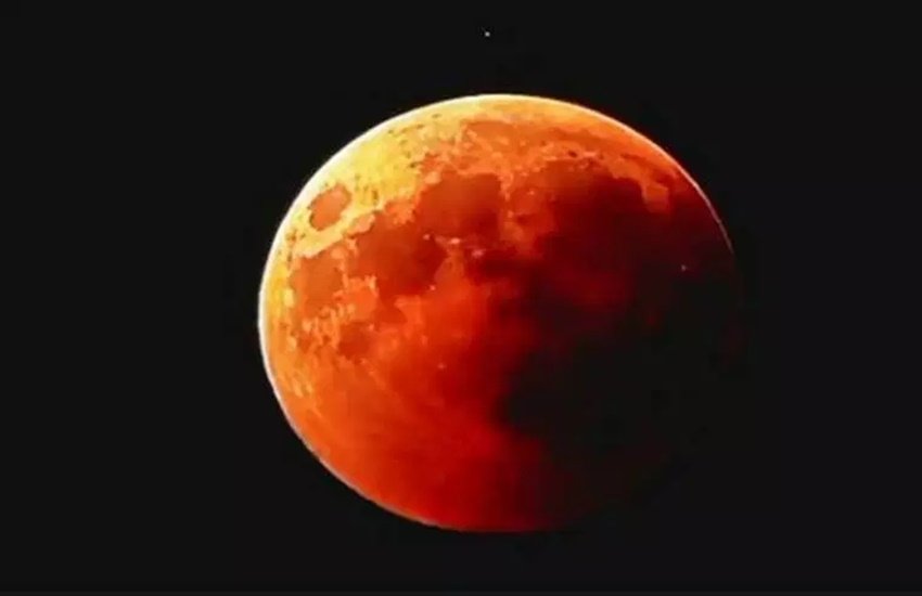 Lunar Eclipse 2019: चंद्र ग्रहण से जुड़ी जरूरी बातें Lunar Eclipse 2019: चंद्र ग्रहण से जुड़ी जरूरी बातें