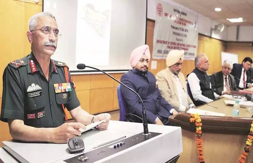 र्वी सैन्य कमांडर लेफ्टिनेंट जनरल एम एम नरावने