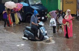 Weather forecast Today, Temperature today, Monsoon Today India LIVE News Updates in UP, Noida, Delhi, Bangalore, Kolkata, Chennai: weather forecast monsoon temperature live news updates heavy rain in mumbai - Weather Forecast, Temperature Today: मुंबई में भारी बारिश, दिल्ली एनसीआर में इंतजार