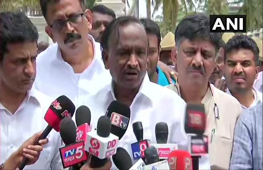 Karnataka, Karnataka political crisis, MLA MTB Nagaraj, congress party, dk shivkumar