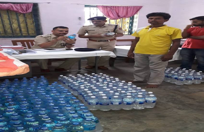 आरपीएफ महानिदेशक से मिले गुप्त दिशानिर्देश पर यह कार्रवाई की गई। आरपीएफ महानिदेशक से मिले गुप्त दिशानिर्देश पर यह कार्रवाई की गई।