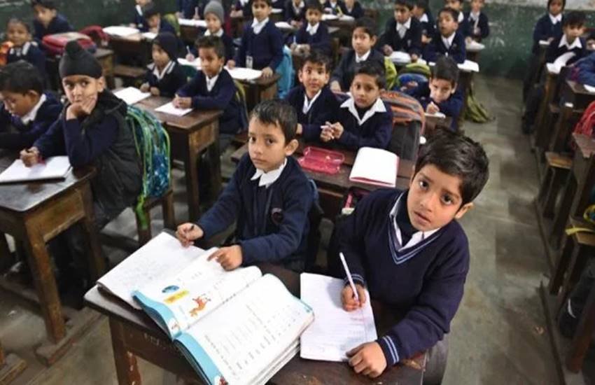 2018 में निजी स्कूलों पर नियंत्रण के लिए राज्य में एक कानून बनाया गया था लेकिन इसका कार्यान्वयन नहीं किया जा रहा है। 2018 में निजी स्कूलों पर नियंत्रण के लिए राज्य में एक कानून बनाया गया था लेकिन इसका कार्यान्वयन नहीं किया जा रहा है।