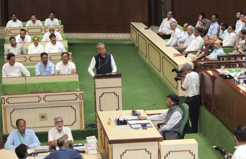 Rajasthan बजट: सीएम अशोक गहलोत (फोटो सोर्स: ट्विटर@ashokgehlot51)
