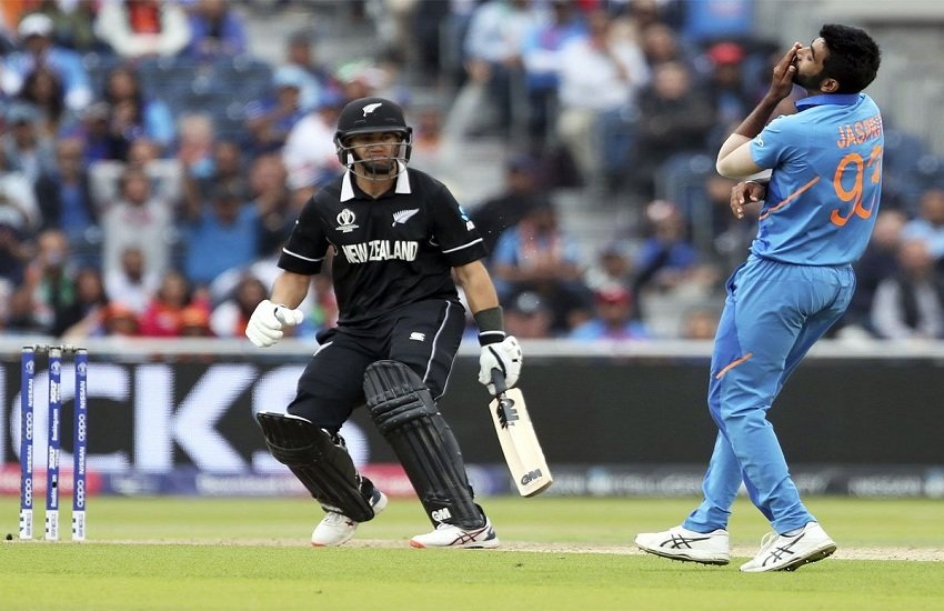 World cup 2019: सेमीफाइनल में बुमराह और भुवी ने उड़ा रखी थी टेलर की नींद। (twitter) 