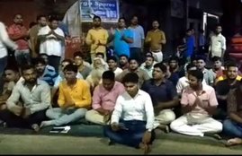 Uttar Pradesh, muslim, hindu, masjid, mosque, namaj on road, quran, islam, rss, sangh, bjp, cm yogi, eid