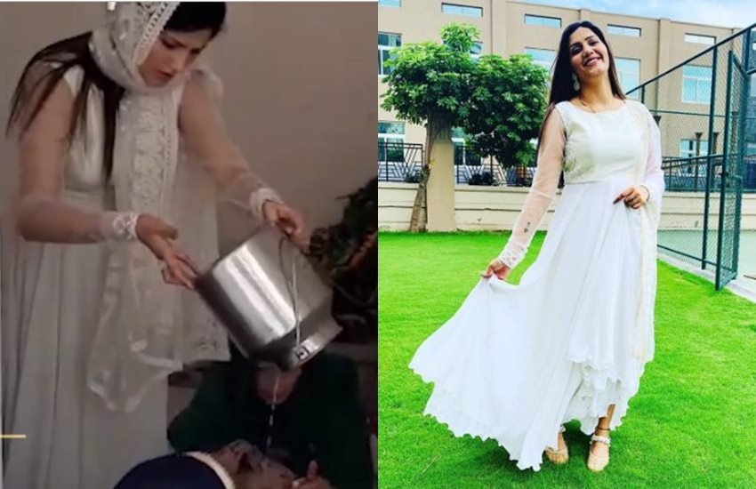 शिवरात्रि के दिन सपना चौधरी ने बाब भोले पर जलाभिषेक भी किया।