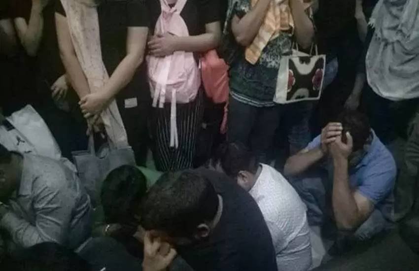 नोएडा सेक्टर 20 में चल रहा था देहर व्यापार का धंधा, गिरफ्तार हुए 30 लोग। (फोटो-एएनआई) नोएडा सेक्टर 20 में चल रहा था देहर व्यापार का धंधा, गिरफ्तार हुए 30 लोग। (फोटो-एएनआई)