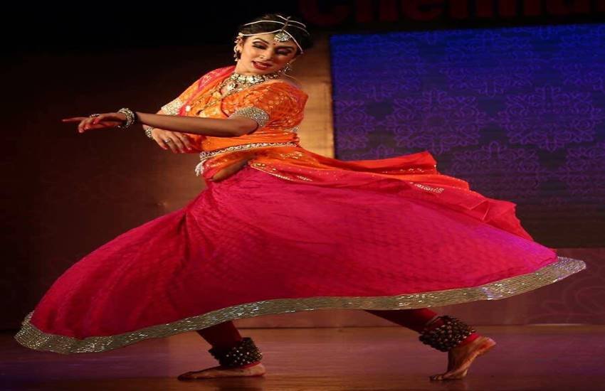 कथक नृत्यांगना शिंजिनी कुलकर्णी  कथक नृत्यांगना शिंजिनी कुलकर्णी