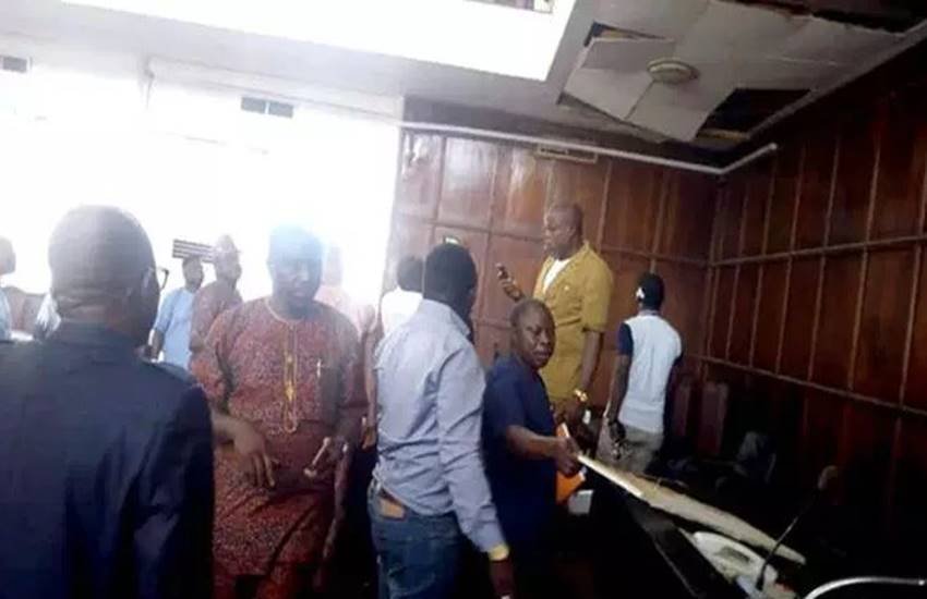 Snake, Nigerian parliament, lawmakers, session adjourn indefinitely, Parliament spokesman, Olugbenga Omole, international news, india news, Hindi news, news in Hindi, latest news, today news in Hindi Snake, Nigerian parliament, lawmakers, session adjourn indefinitely, Parliament spokesman, Olugbenga Omole, international news, india news, Hindi news, news in Hindi, latest news, today news in Hindi