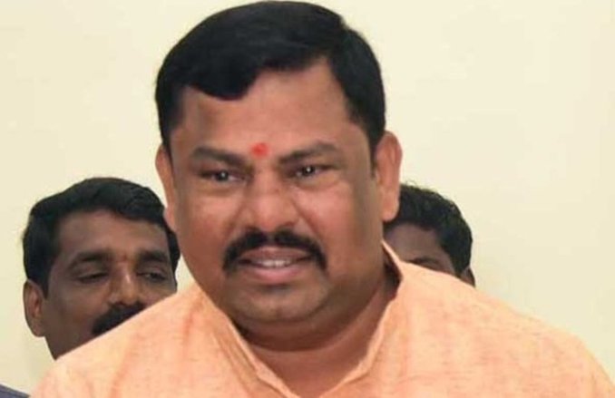 ’15 बार तुम्हारे बाप-दादा जन्म लेकर भी हिंदुओं का बाल बांका नहीं कर सकते’, ओवैसी बंधुओं को बीजेपी MLA का चैलेंज