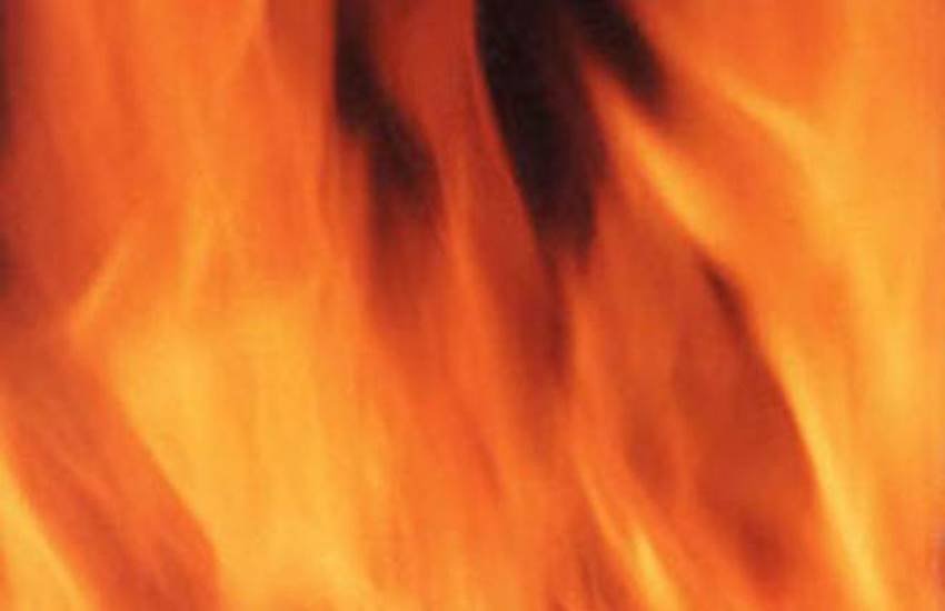 अब सुजीत लखनऊ के सिविल अस्पताल में भर्ती है।
(प्रतीकात्मक तस्वीर)