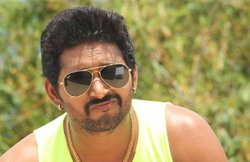 संघर्ष के दिनों में रोड पर खड़े होकर बल्ब तक बेचे थे भोजपुरी एक्टर Yash Kumar, मंदिरों में जाकर भरते थे पेट