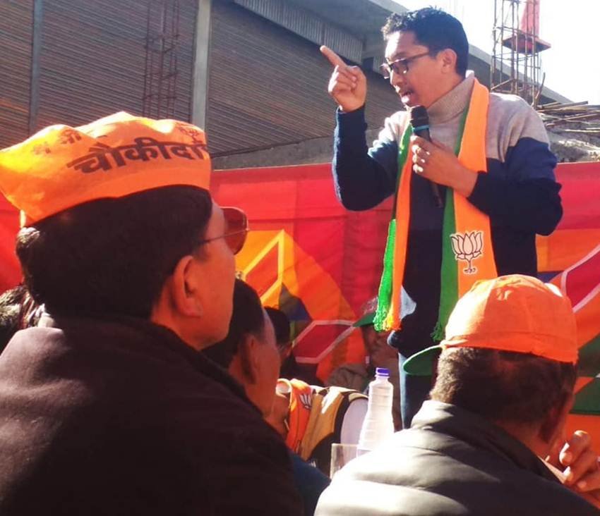 2014 के आम चुनावों में उन्होंने बीजेपी प्रत्याशी थूपस्तान चवांग के लिए चुनाव प्रचार किया। उनके प्रचार को खूब सराहना मिली और चवांग 36 वोटों से विजयी हुए।