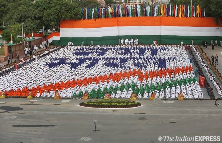 Independence Day 2019: स्वतंत्रता दिवस पर है ये निबंध (Express photo: Tashi Tobgyal) Independence Day 2019: स्वतंत्रता दिवस पर है ये निबंध (Express photo: Tashi Tobgyal)