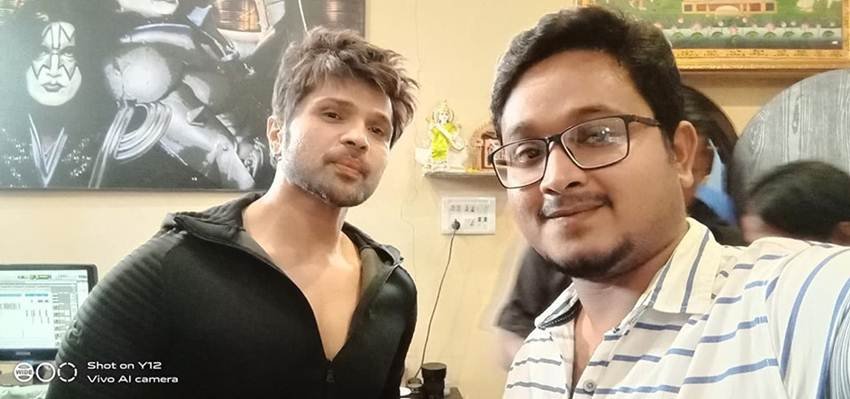 रानू की सुरीली आवाज सोशल मीडिया से होते हुए मायानगरी मुंबई तक पहुंच गई। रानू को मुंबई से बुलावा आया।