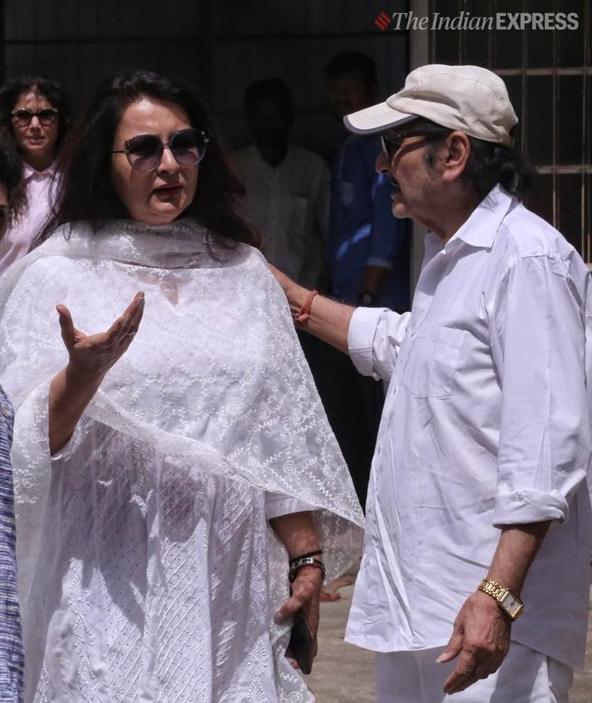स्वर्गीय खय्याम के घर पूनम ढिल्लन भी मंगलवार सुबह पहुंचीं। (Express Photo: Amit Chakravarty)