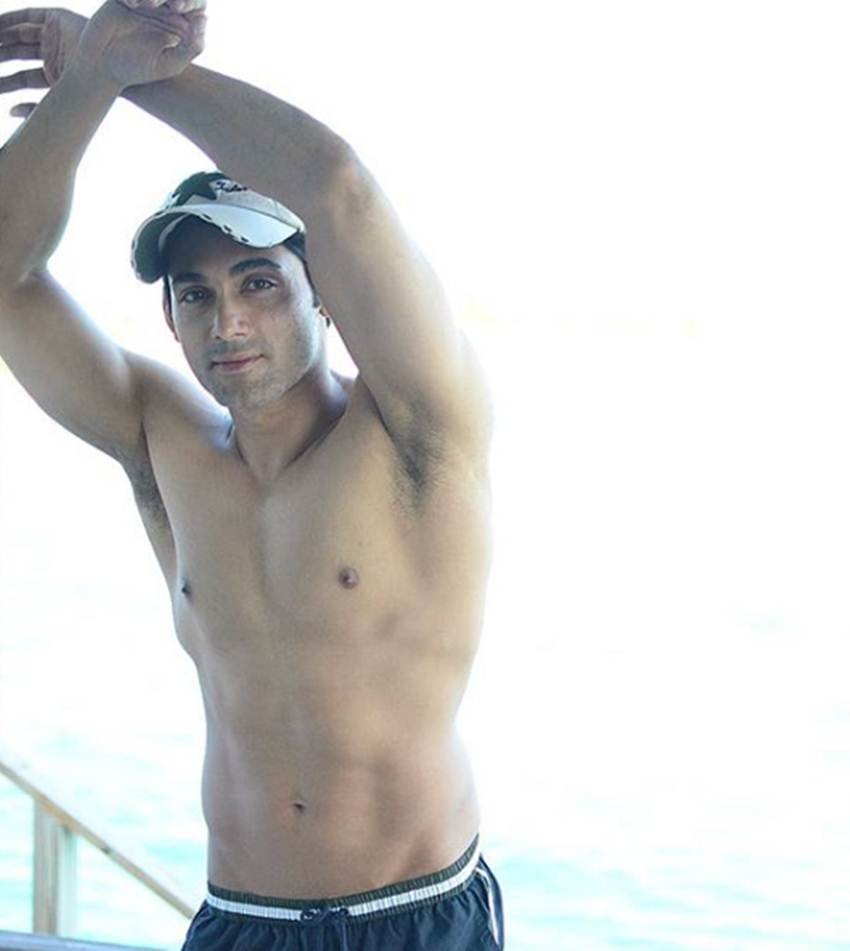 देखने में बेहद हैंडसन रुसलान को फिल्मों ने ऐसा कुछ भी नहीं दिया जिसके लिये उन्होंने इस इंडस्ट्री में कदम रखा था।