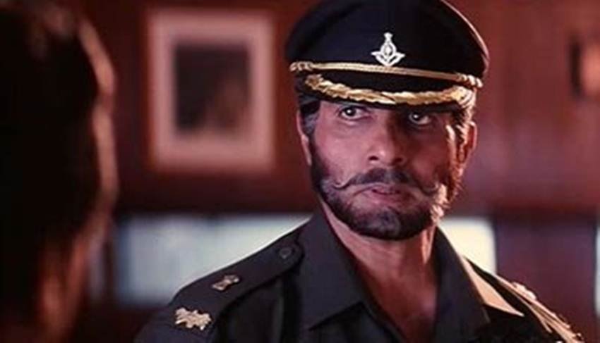अमिताभ बच्चन: सदी के महानायक अमिताभ बच्चन भी अब तुम्हारे हवाले वतन साथियों, मेजर साब, लक्ष्य जैसी फिल्मों में दमदार सैनिक की भूमिका निभा फैंस का दिल जीत चुके हैं।