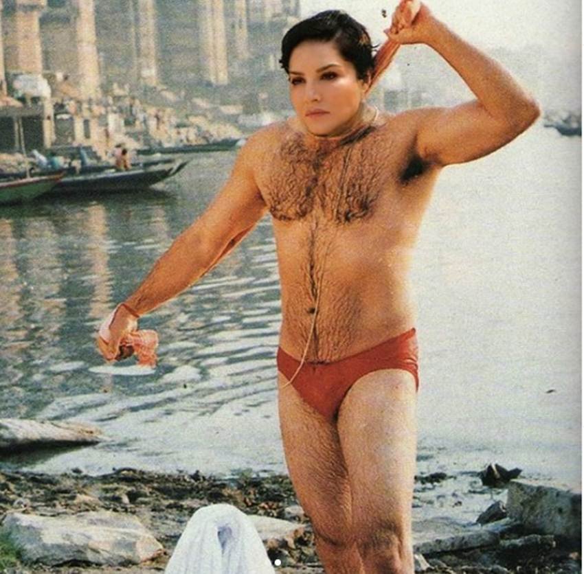 इस तस्वीर में भी सनी देओल के शरीर पर सनी लियोनी का चेहरा चिपका दिया गया है।