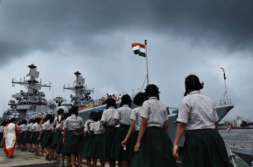 भारत की 16 पनडुब्बियों के मुकाबले पाकिस्तान के पास सिर्फ 5 पनडुब्बियां हैं। (Photo: Indian Express)