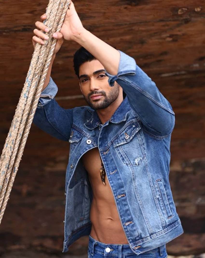 टीवी ने उन्हें इतना नाम दे दिया कि उन्होंने फिर से फिल्मों का रुख कर लिया है। वह जल्द ही फिल्म जबरिया जोड़ी में सिद्धार्थ मल्होत्रा और परिणीति चोपड़ा के साथ नजर आएंगे।