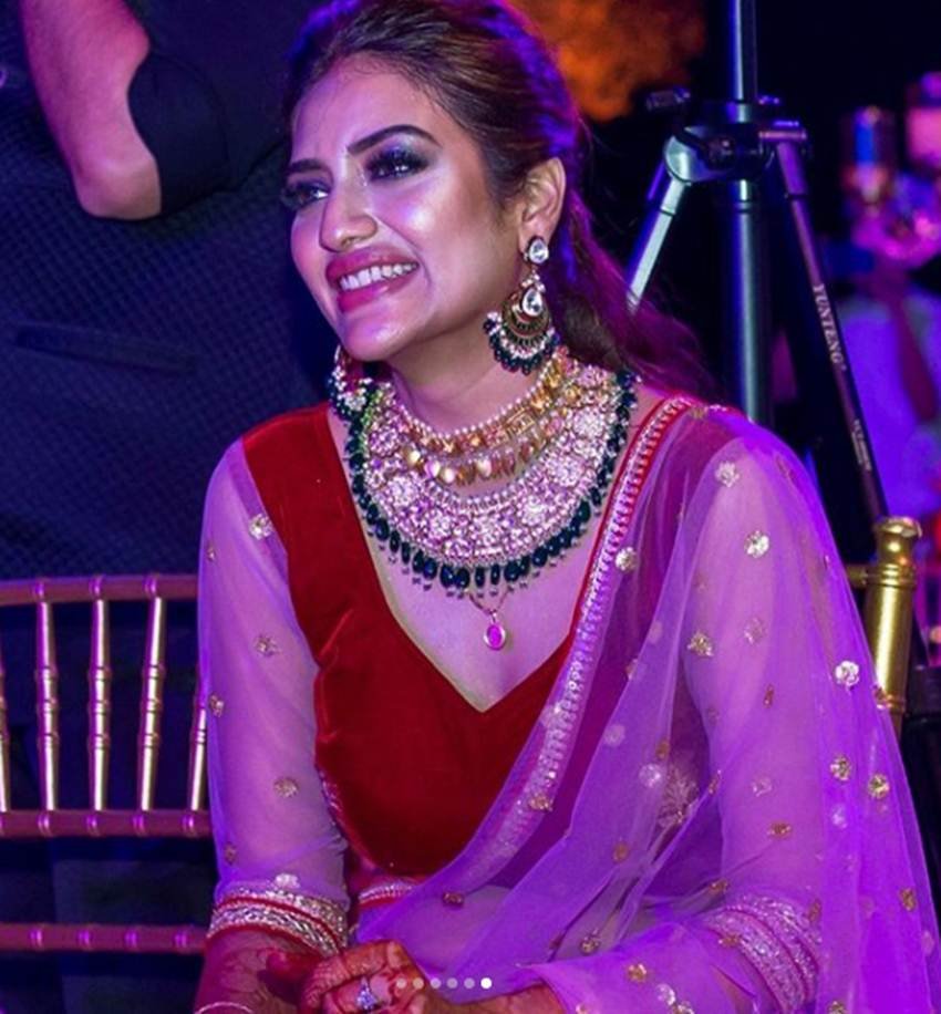 पहली बार राजनीति के मैदान में उतरीं नुसरत जहां ने पश्चिम बंगाल के बशीरहाट से लोकसभा का चुनाव जीता है।