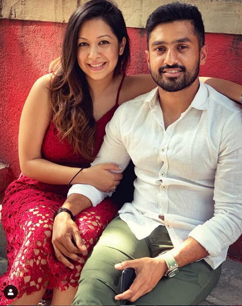 शनाया मे ट्विटर पर इस बात की जानकारी देते हुए लिखा कि मैं आने वाले 5 महीनों में शादी करने जा रही हूं।
