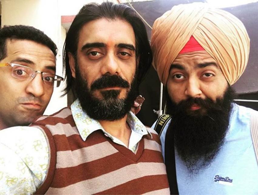 рдЗрд╕рдХреЗ рд╕рд╛рде рд╣реА рдЕрдиреБрд░рд╛рдЧ рдиреЗ рдЙрдиреНрд╣реЗрдВ рдЕрдкрдиреА рдлрд┐рд▓реНрдо рдордирдорд░реНрдЬрд┐рдпрд╛рдВ рдореЗрдВ рднреА рдХрд╛рд╕реНрдЯ рдХрд┐рдпрд╛ред