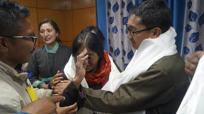 जामयांग सेरिंग नामग्याल बेहद साधारण परिवार से ताल्लुक रखते हैं। उनका जन्म 4 अगस्त 1985 को लेह के एक छोटे से गांव माथो में हुआ था।